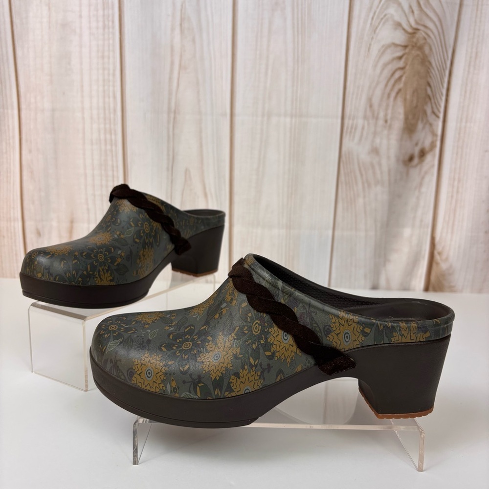 Crocs Floral Clogs Dual Comfort Slip-On Heeled Lightweight Water Friendly Mule 9